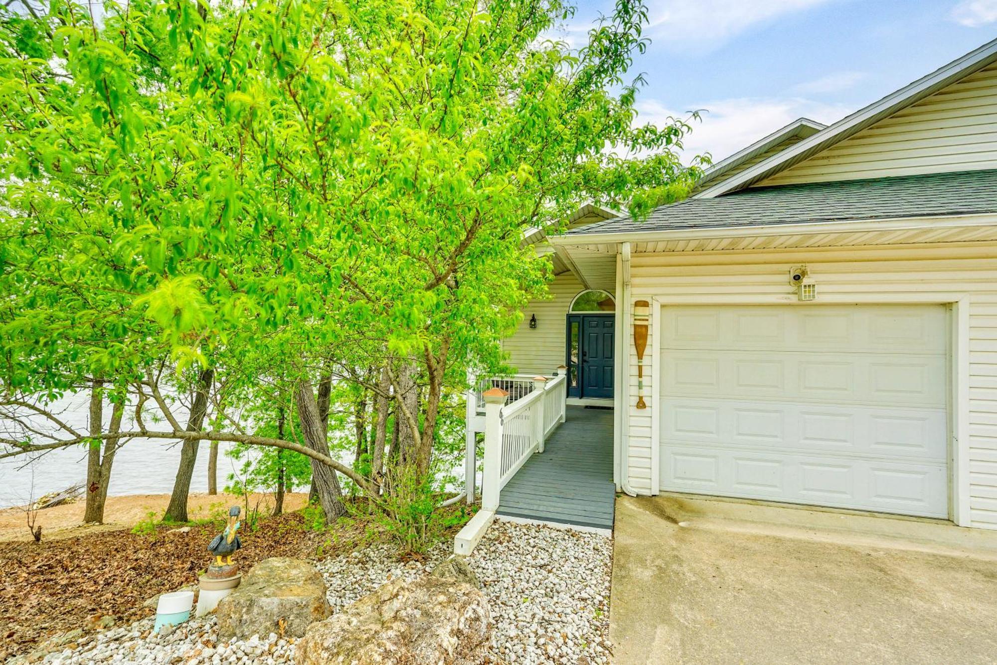 Townhouse With Shared Dock On Lake Of The Ozarks! エクステリア 写真